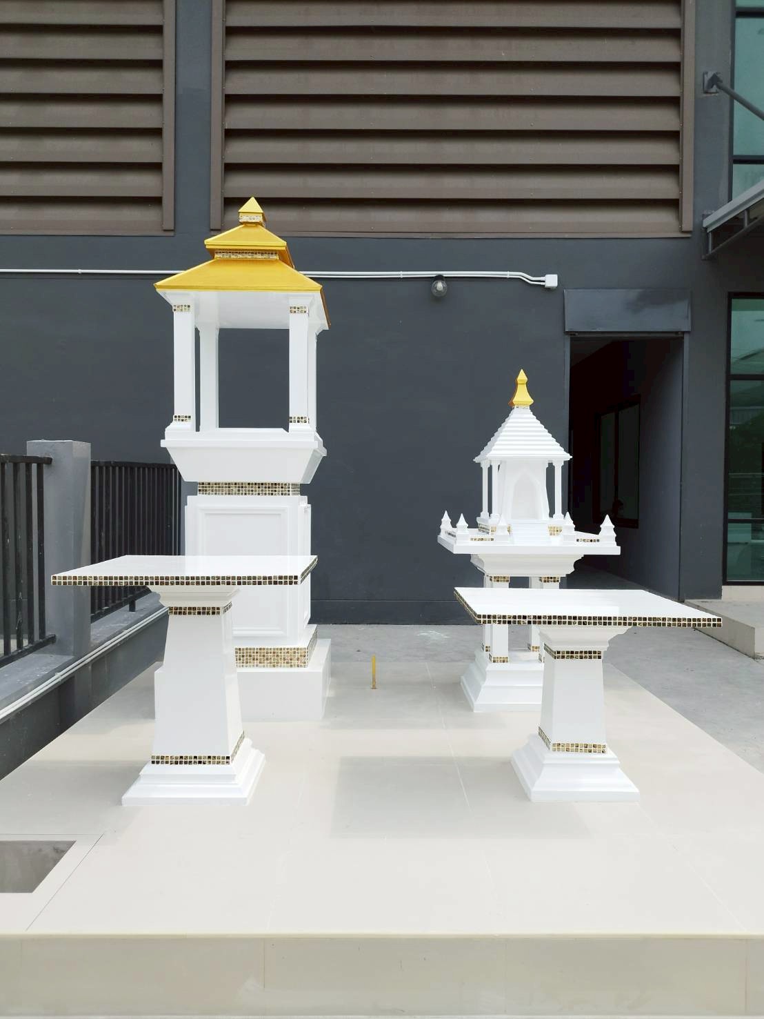 ศาลพระพรหมโมเดิร์น